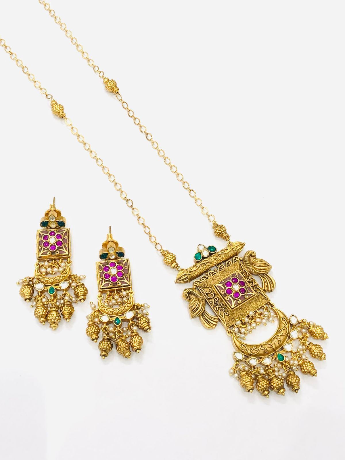 Nirvana Bliss Pendant Set