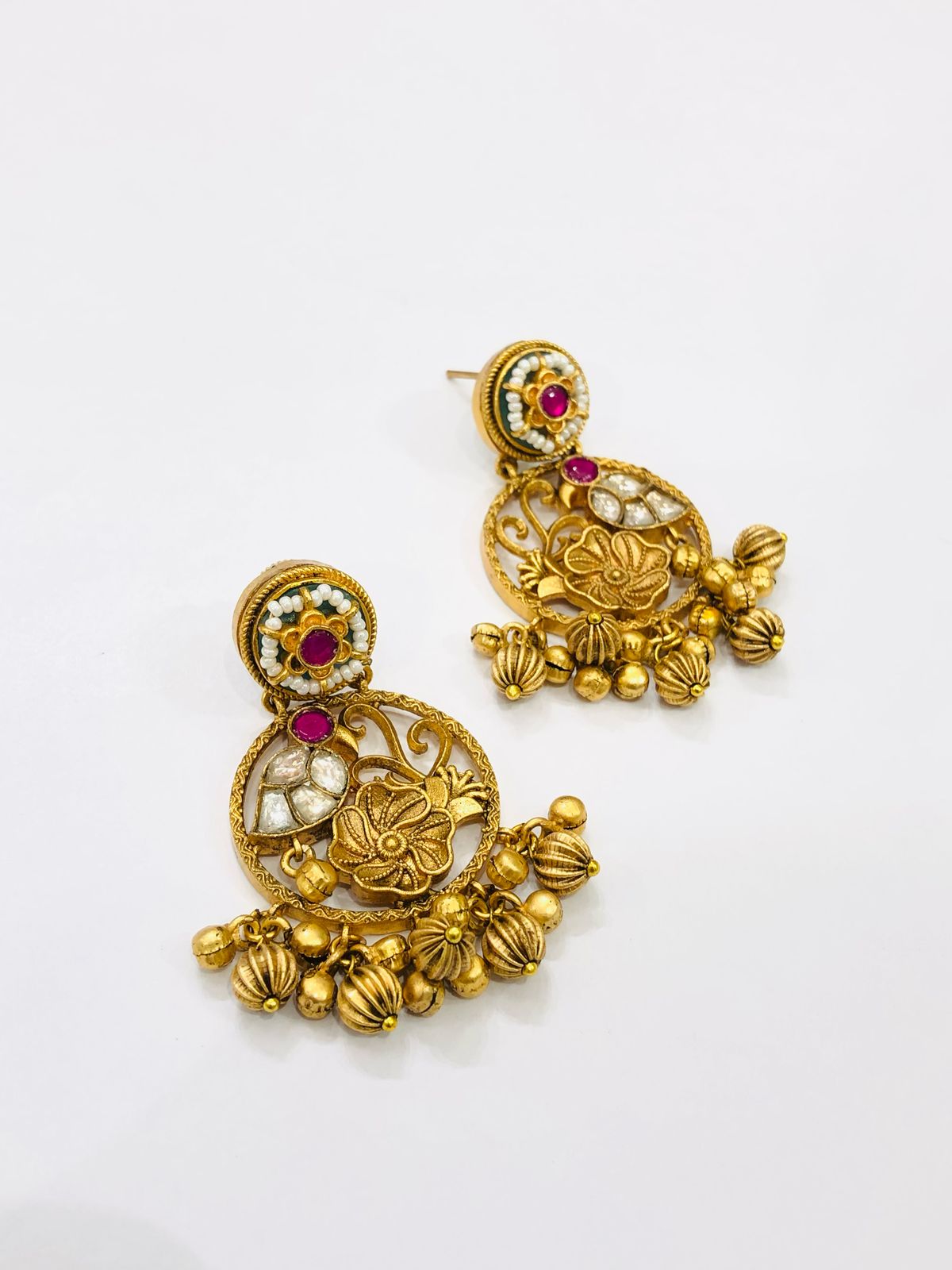 Veerani Vibes Pendant Set