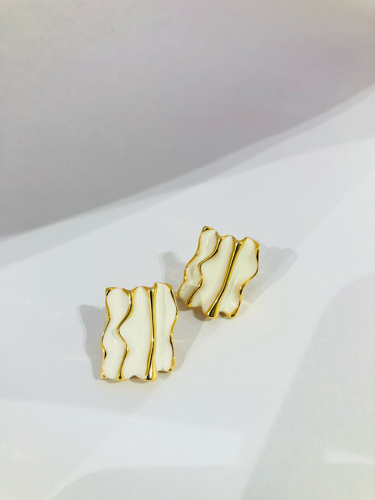 Zig Zag White Earrings