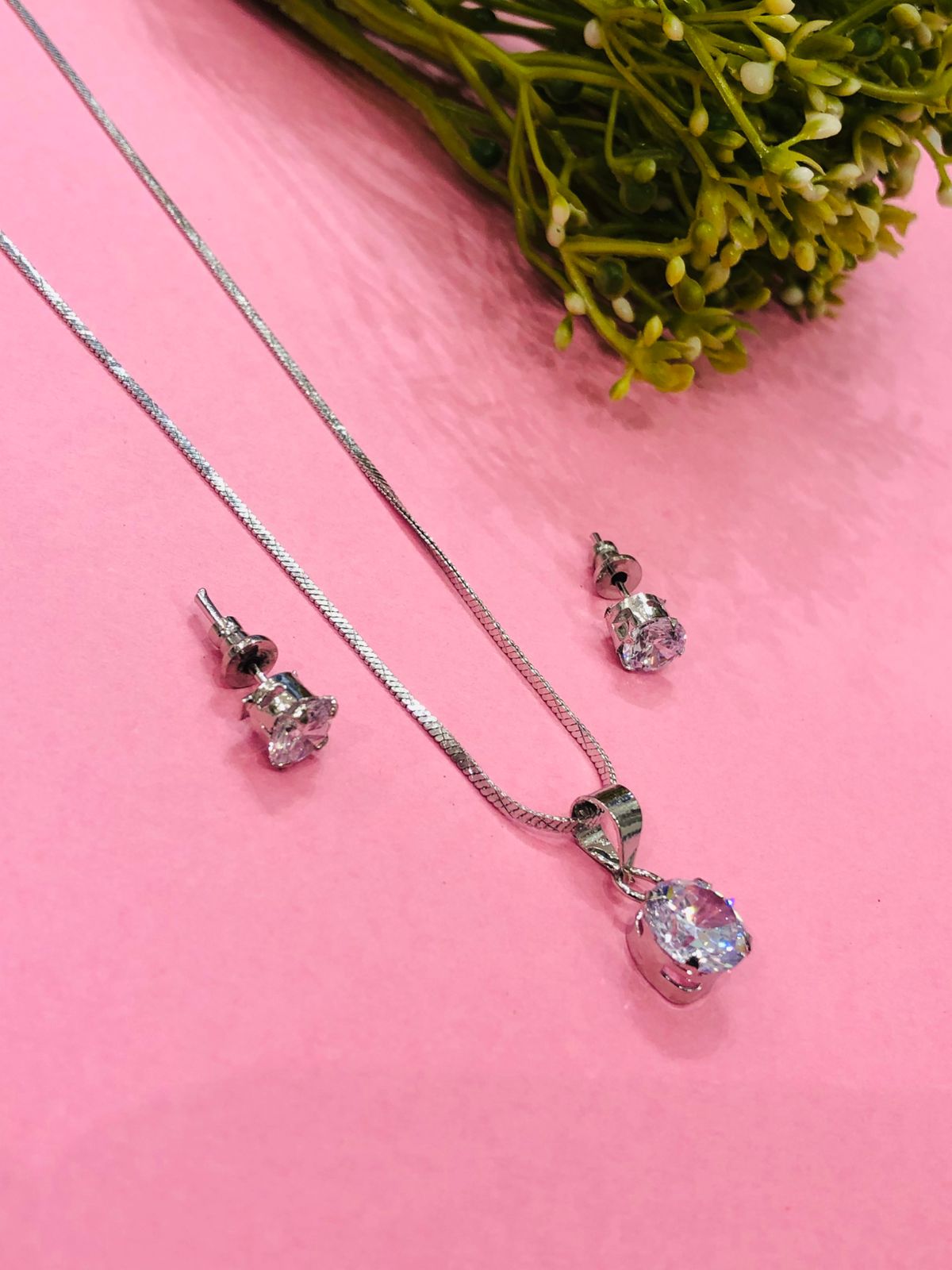 Round Pendant Set