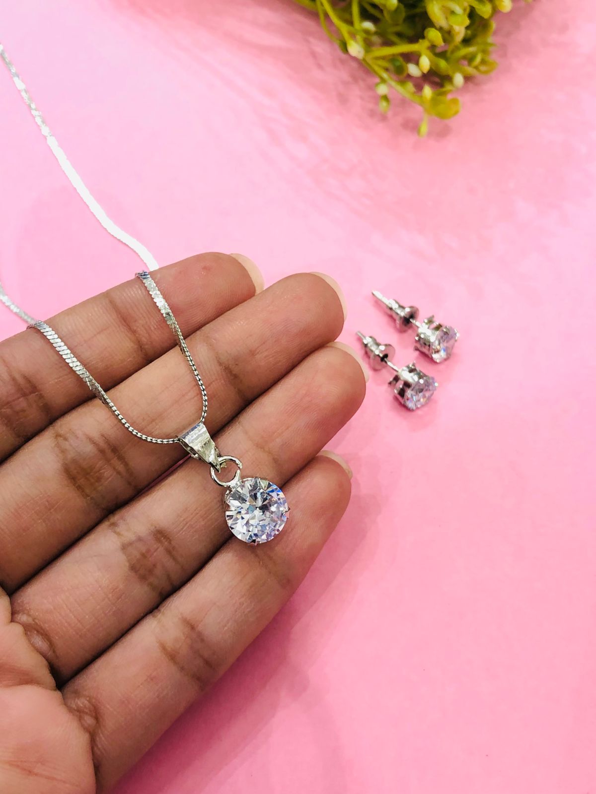 Round Pendant Set