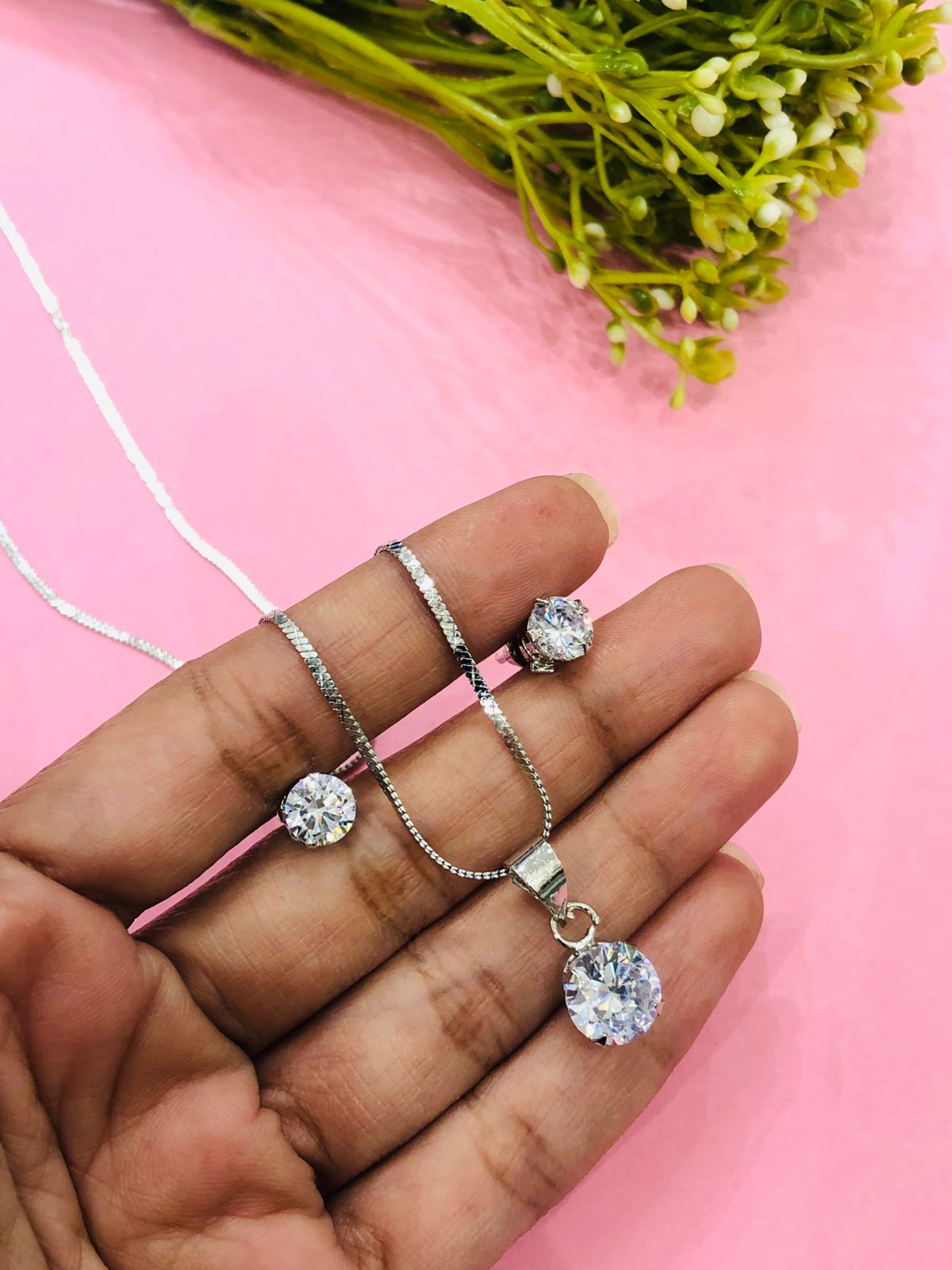 Round Pendant Set