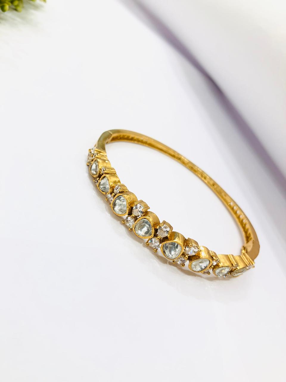 Sleek Dull Polki Bracelet
