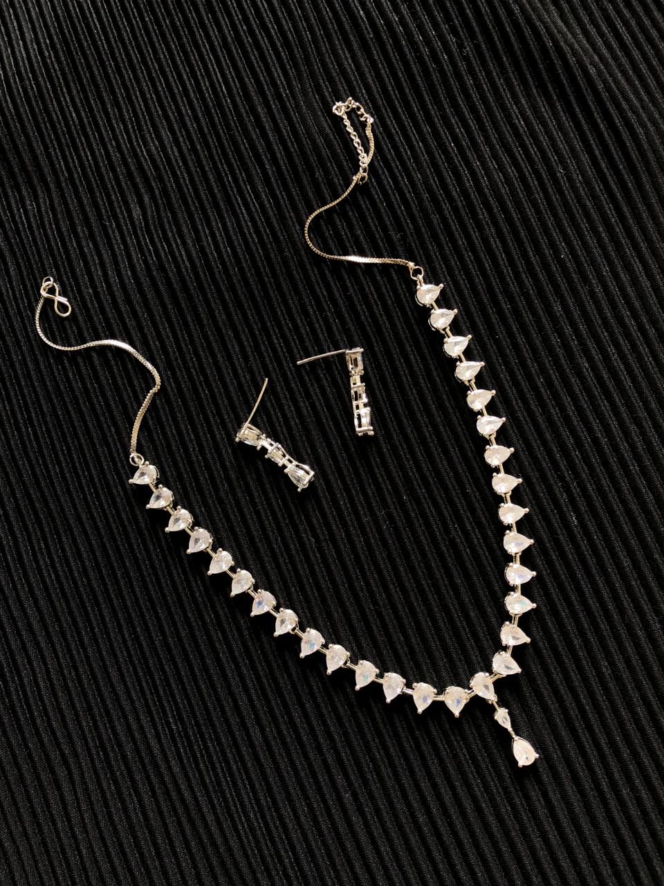 Drop Necklace Set