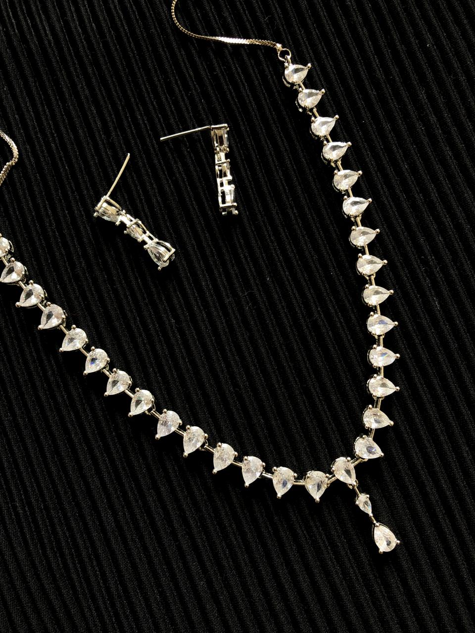 Drop Necklace Set
