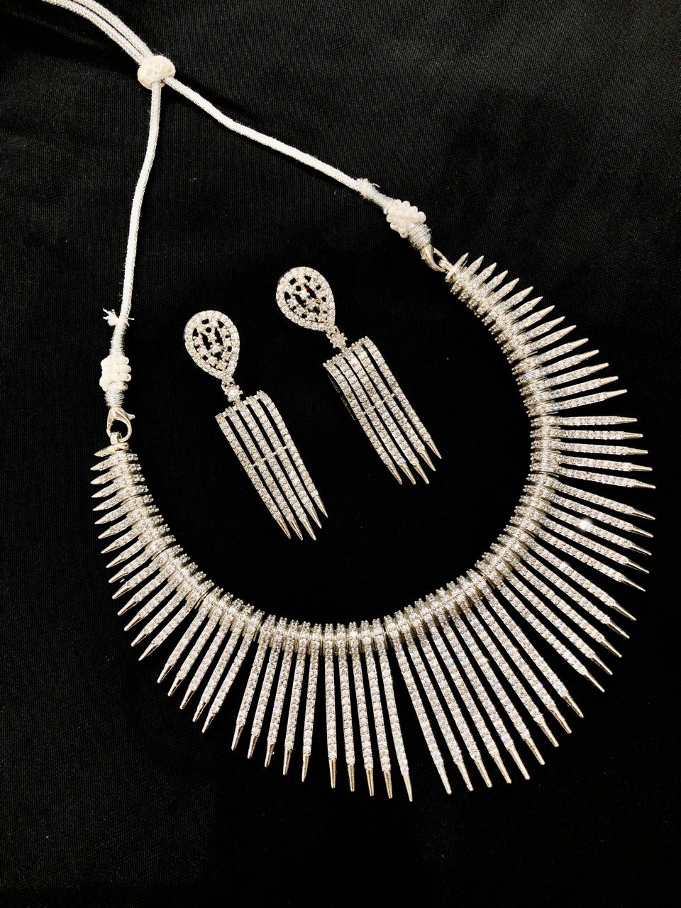 Line Diamond Necklace Set