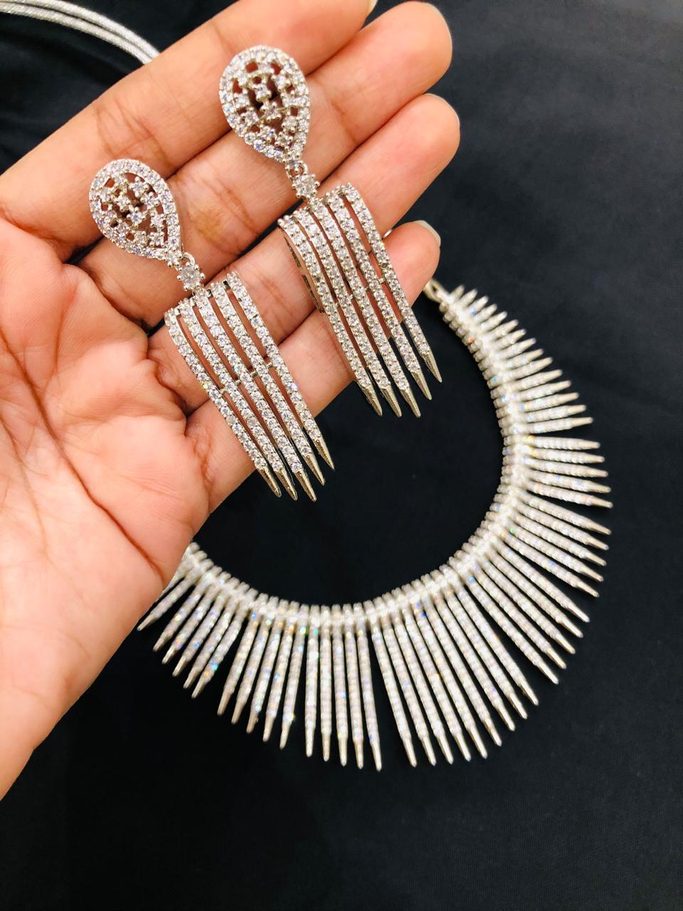 Line Diamond Necklace Set