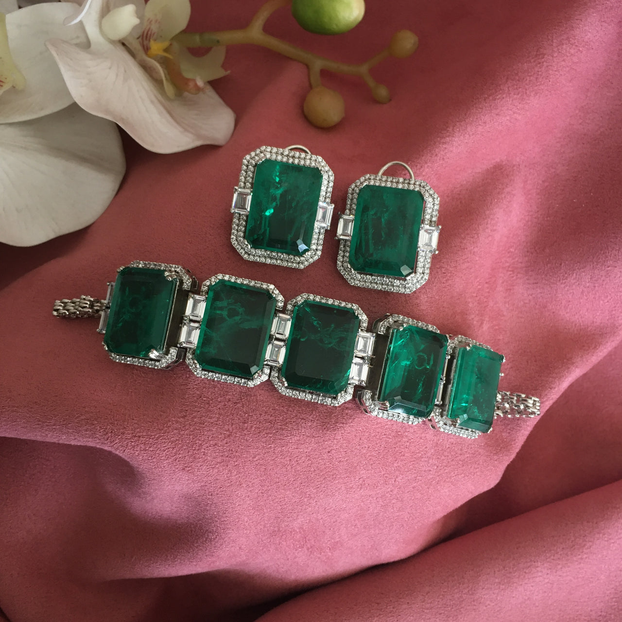 Emerald Choker Necklace Zayn Luxury Jewellery