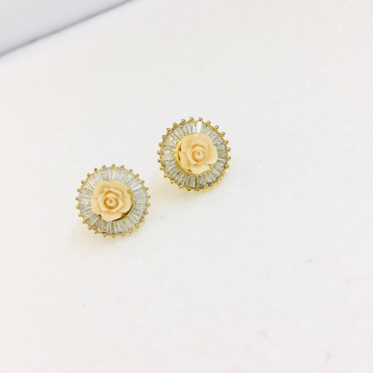 Resin Flower Stud Earrings Zayn Luxury Jewellery