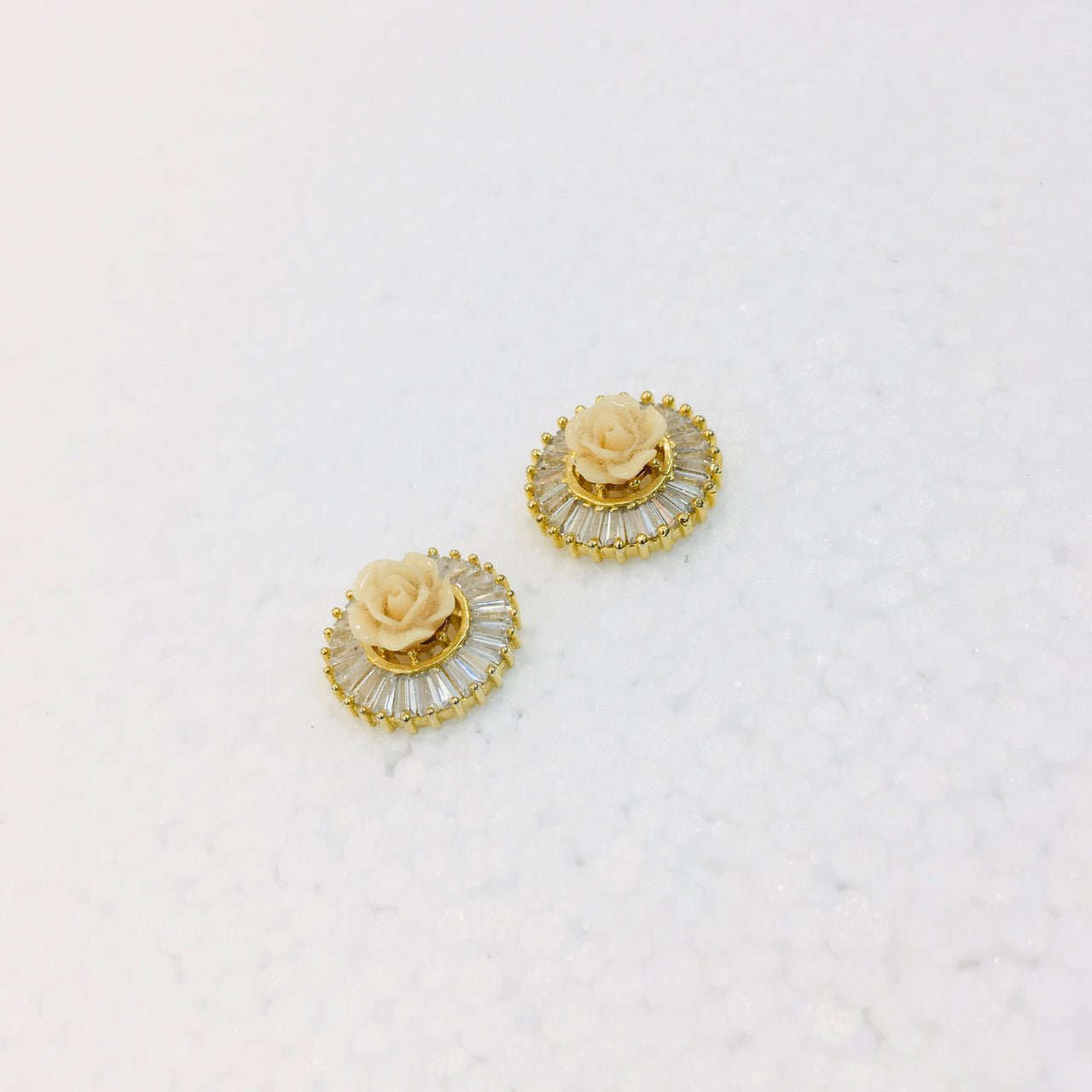 Resin Flower Stud Earrings Zayn Luxury Jewellery