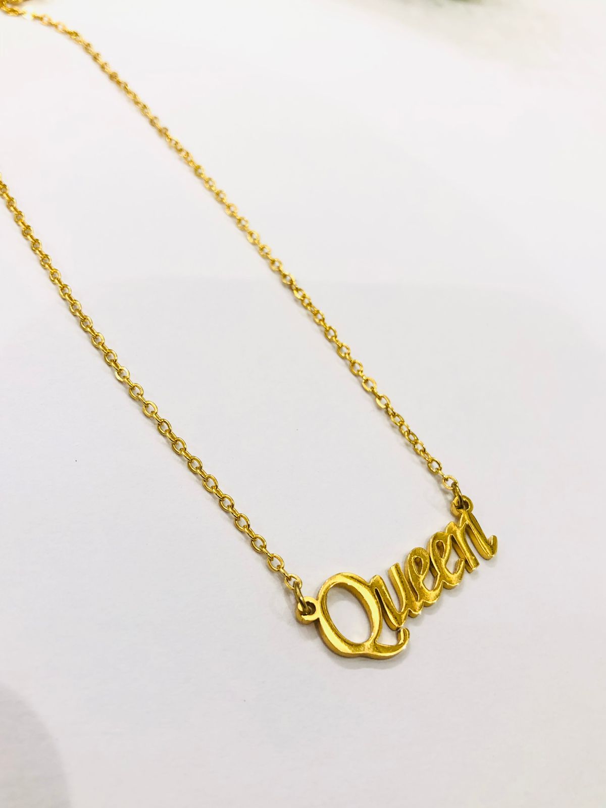 Queen Golden Chain