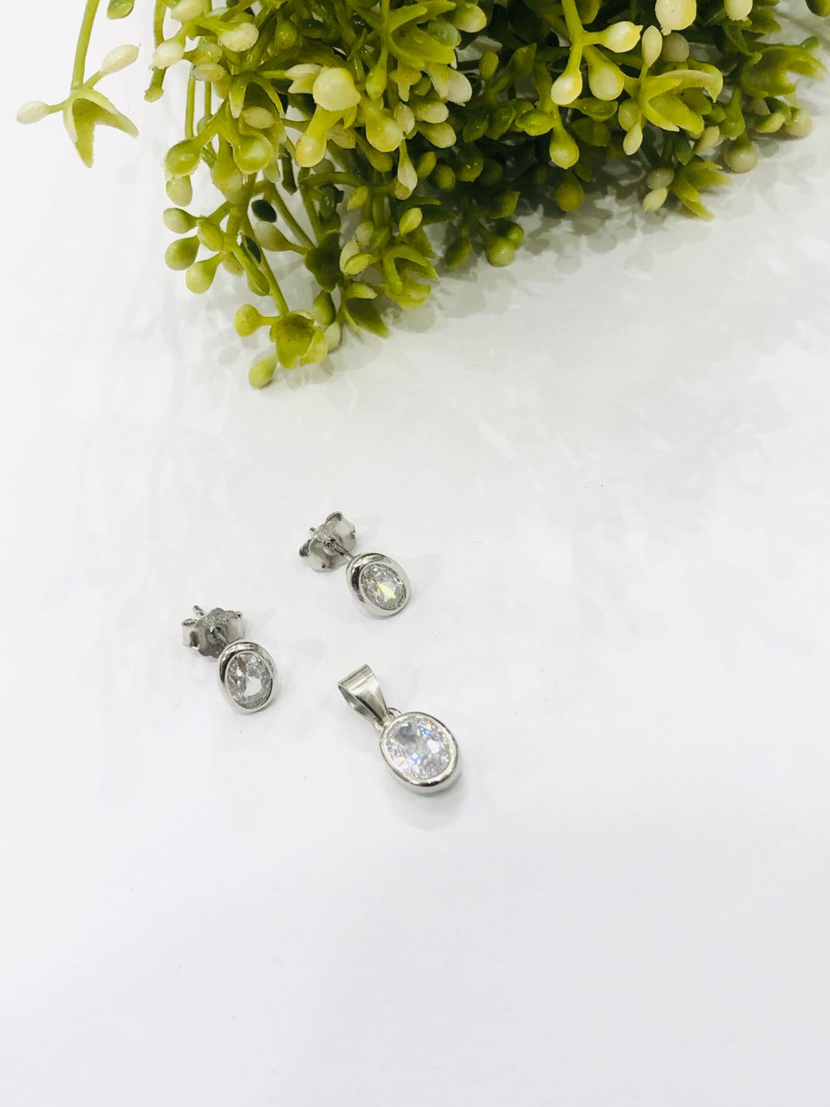 925 Silver Delicate Pendant Set