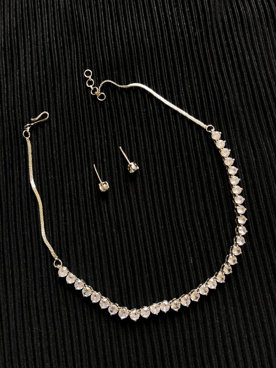 Small Solitaire Necklace Set