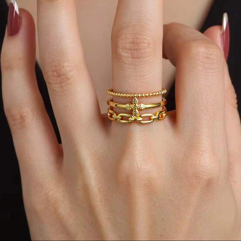 Luxe Loop Ring