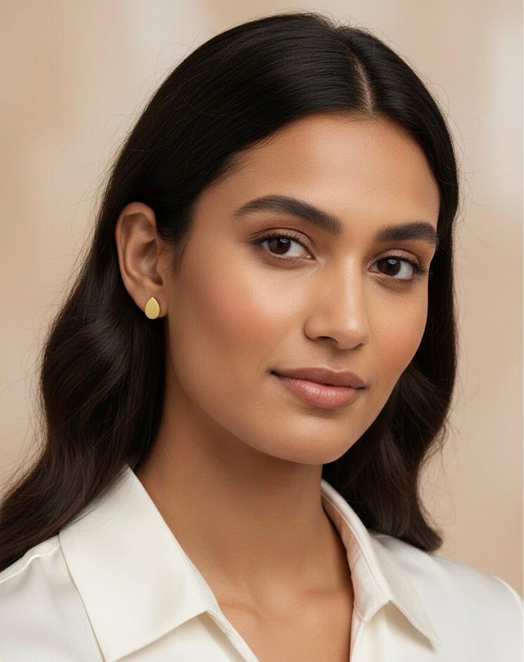 Minimal Drop Golden Earrings