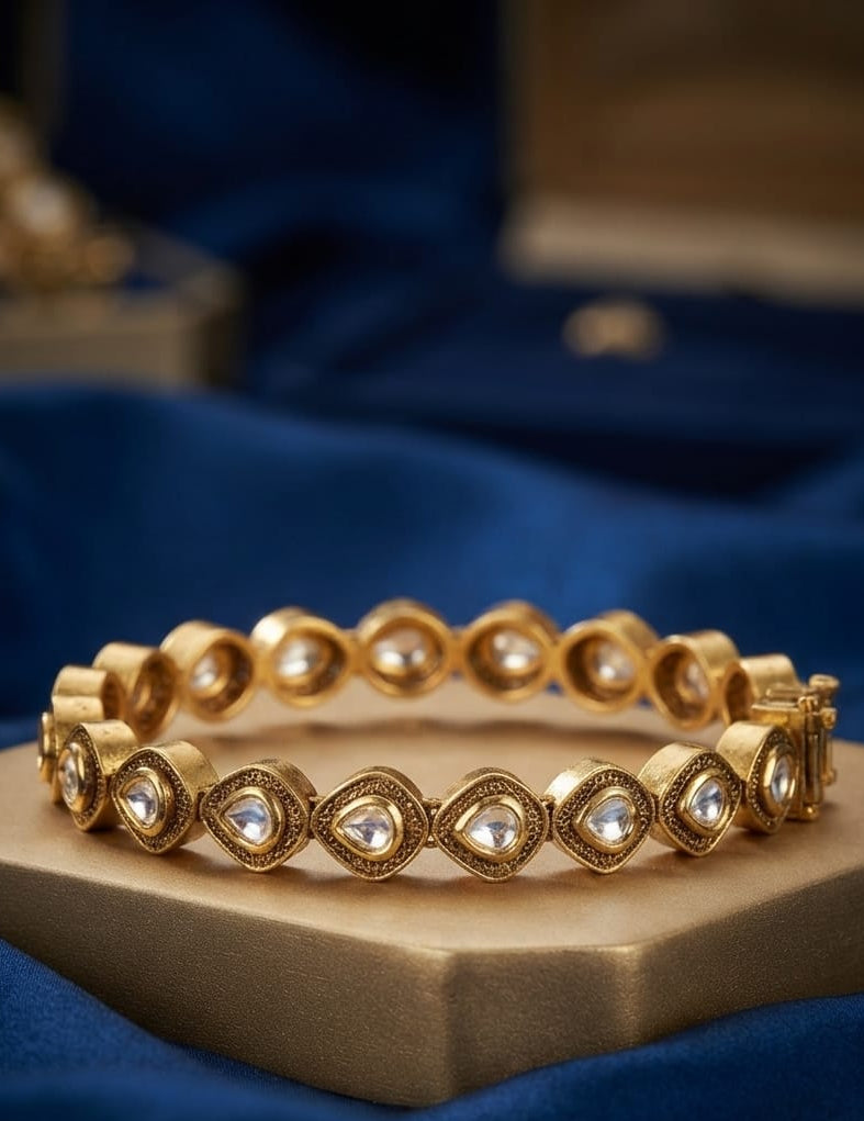 Majestic Aura Bangle
