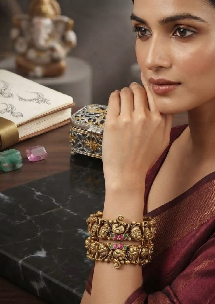 Peacock Bold Lock Bangle