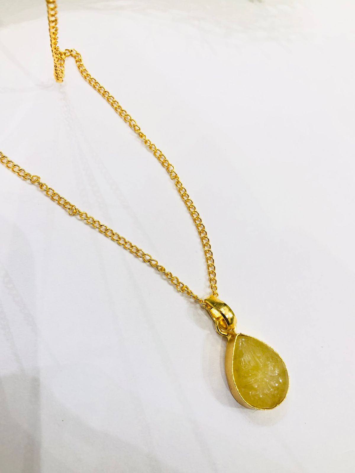 Drop Yellow Chain