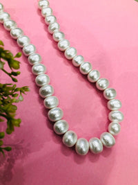 Thumbnail for Bold Pearl Necklace