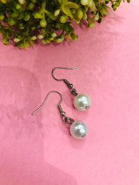 Thumbnail for Triple Pearl Necklace Set