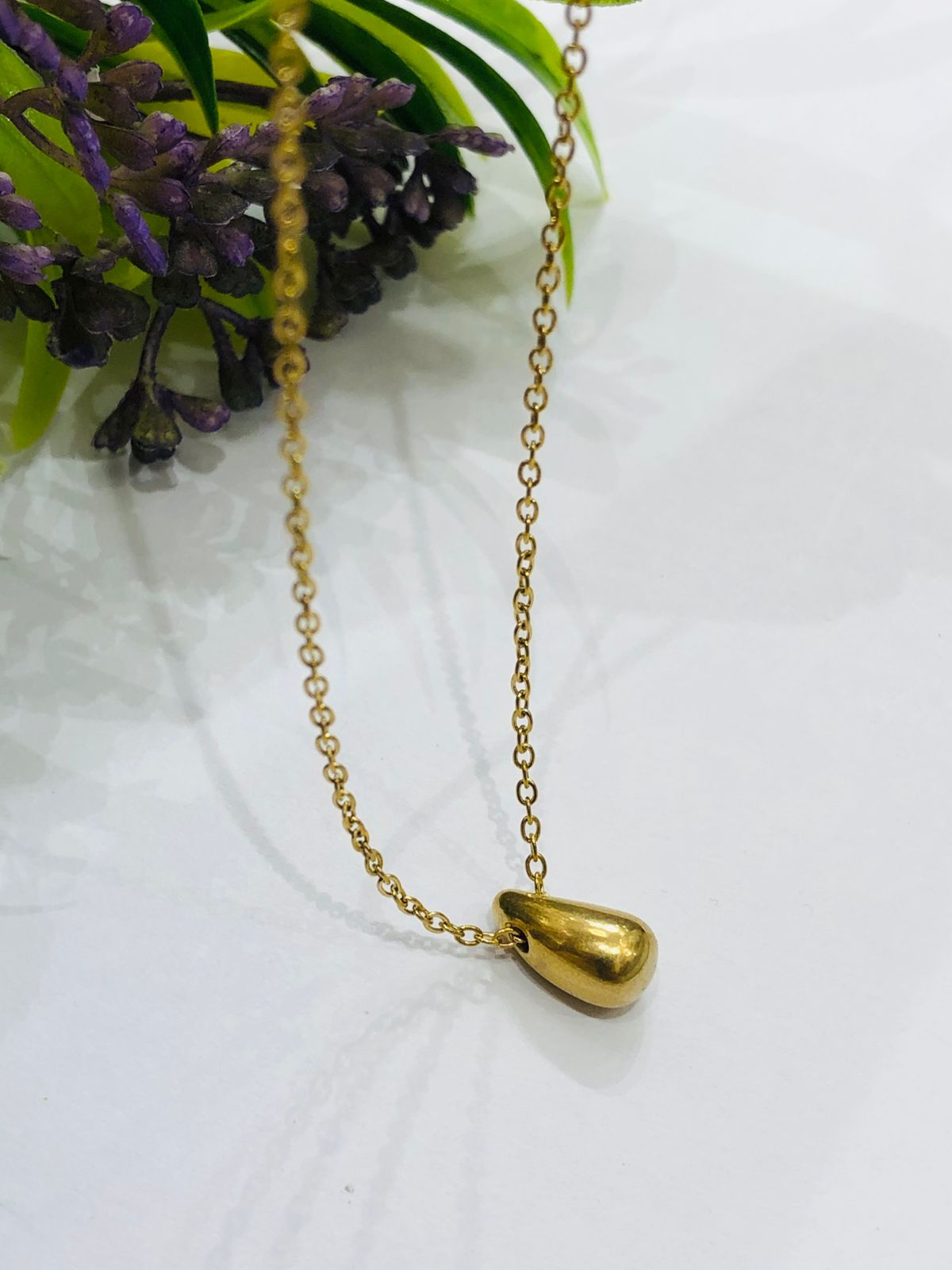 Golden Sleek Drop Chain