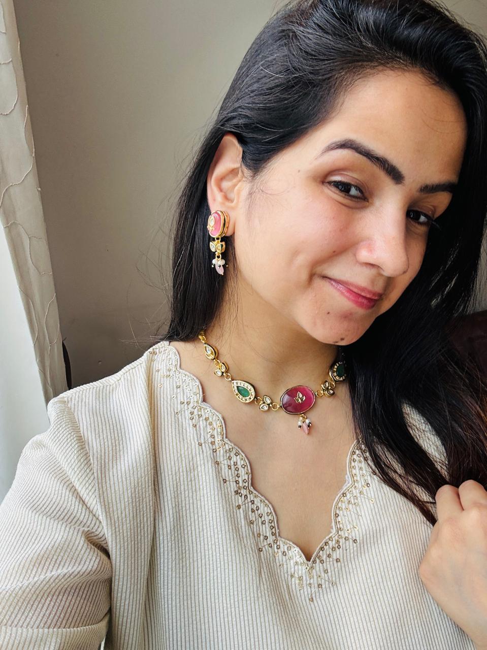 Graceful Kundan Necklace Set