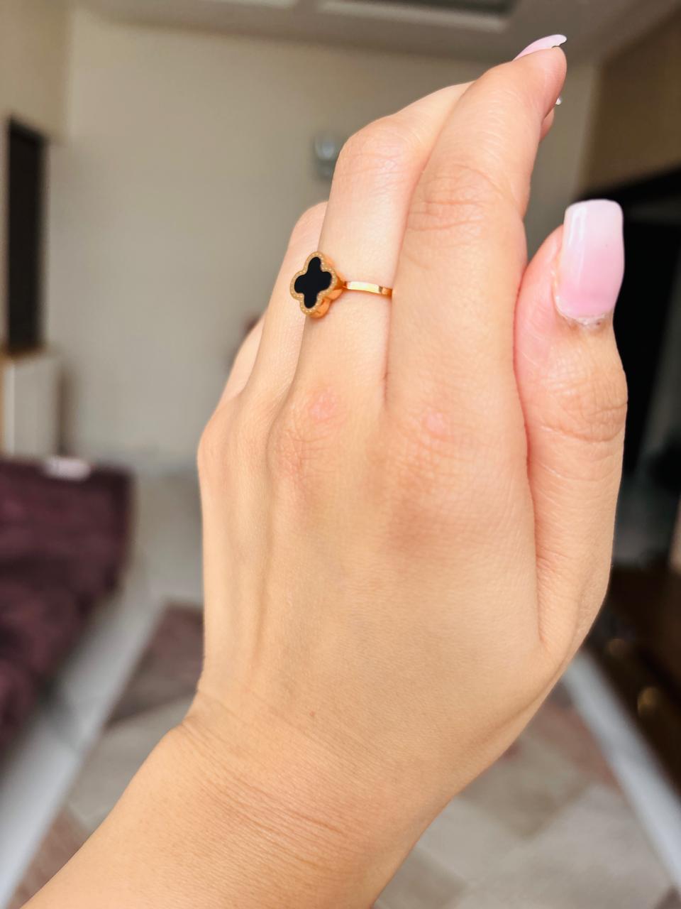 Black Flower Rose Ring