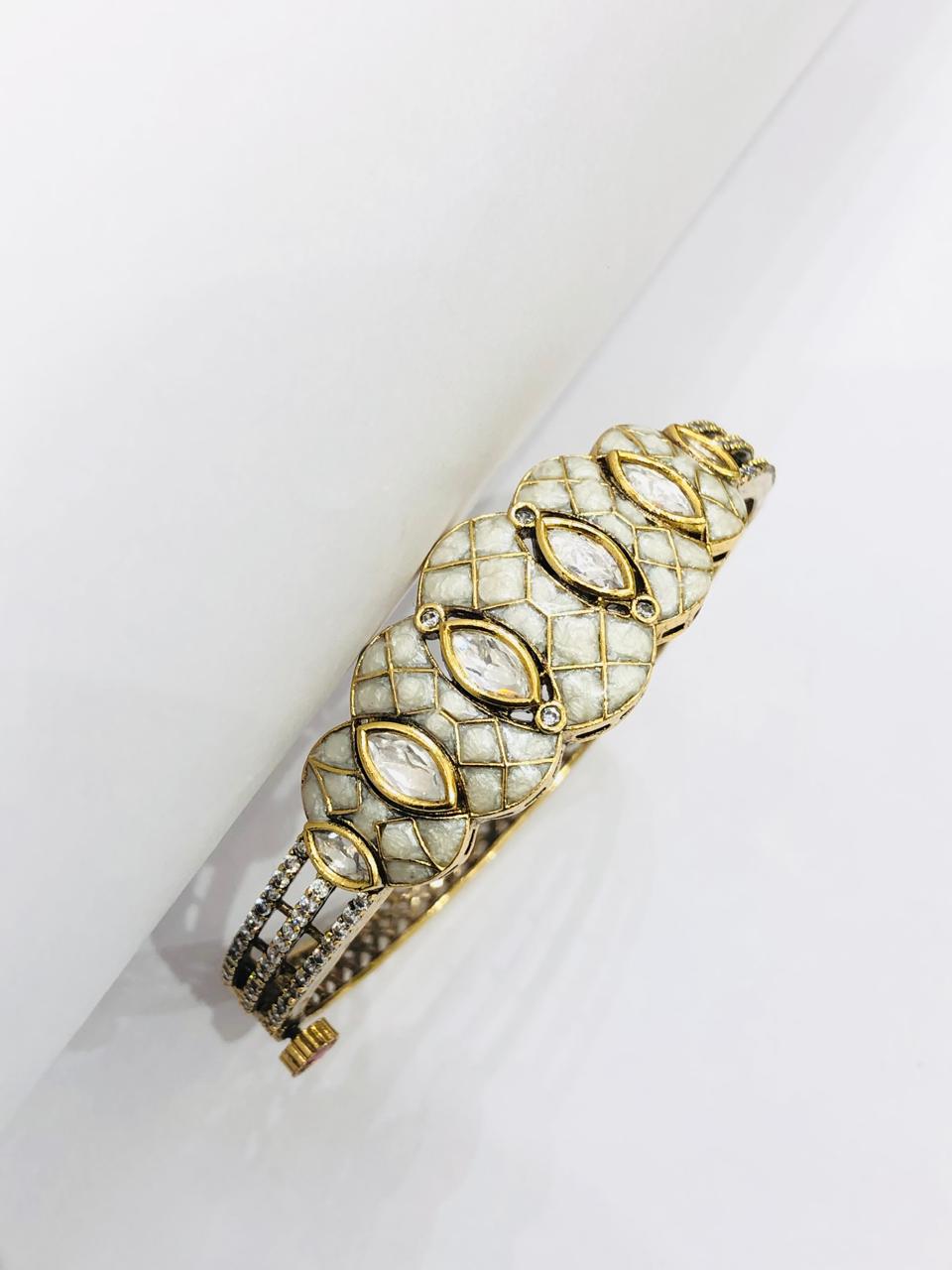 Antique Gleam Bracelet