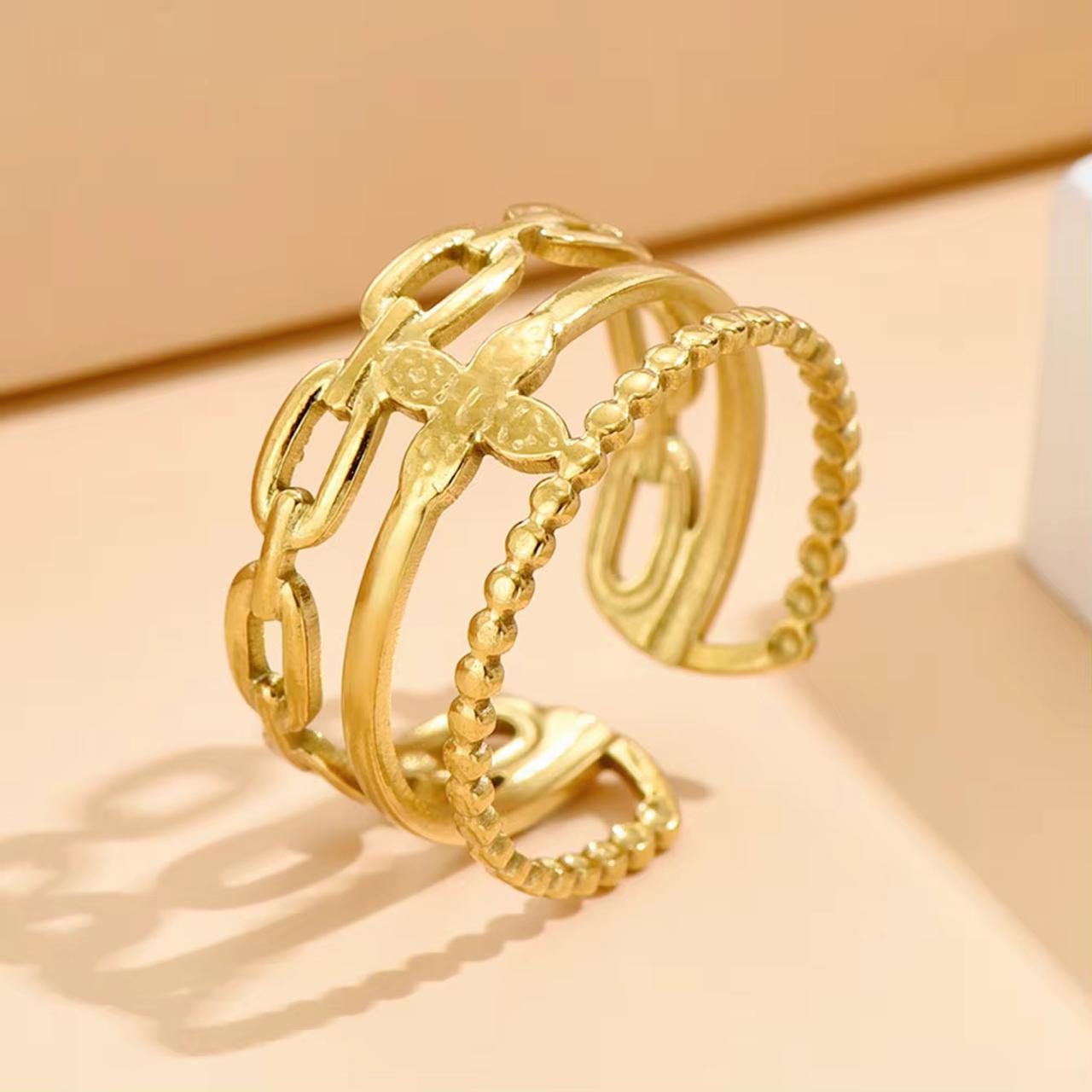 Luxe Loop Ring