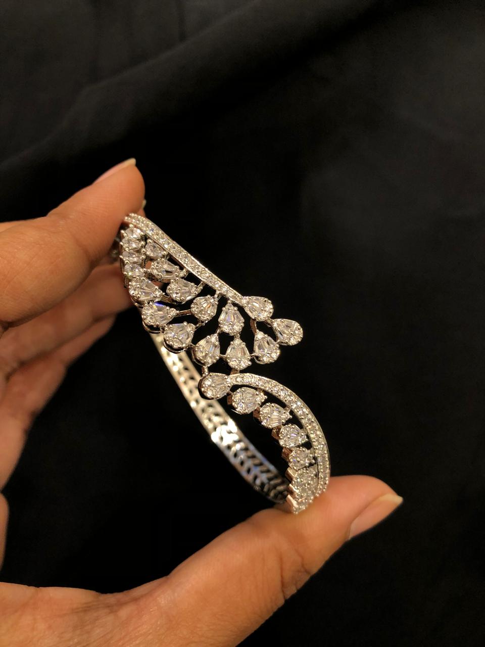 Drop Gleam Bracelet