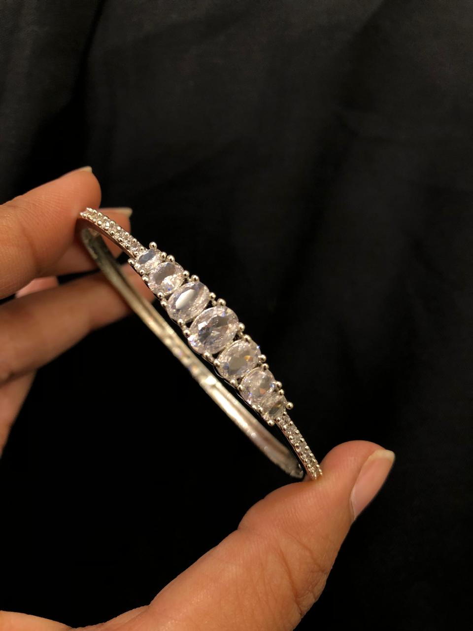 Minimal Oval Bracelet