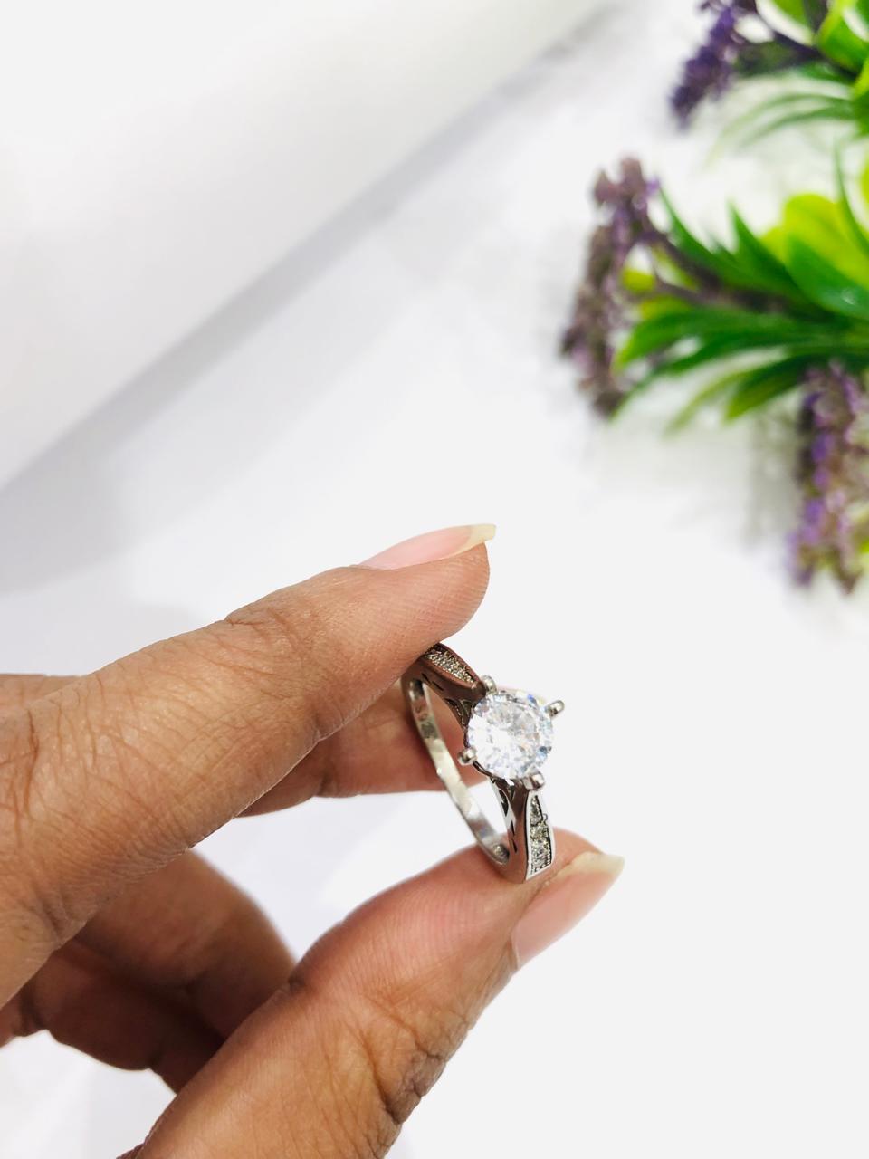 925 Round Stone Band Ring