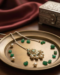 Thumbnail for Drop Kundan Pearl Mang Tika