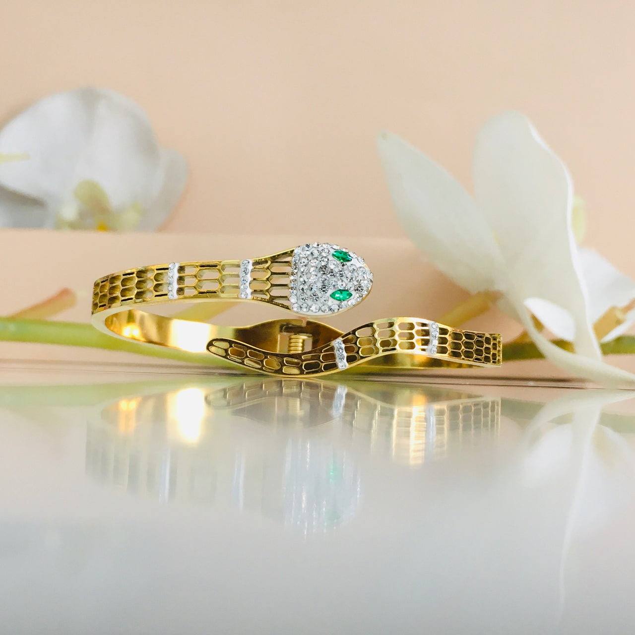 Simple Plain Gold Imitation Bracelet Regular Wear Ornament For Ladies  Online BRAC098