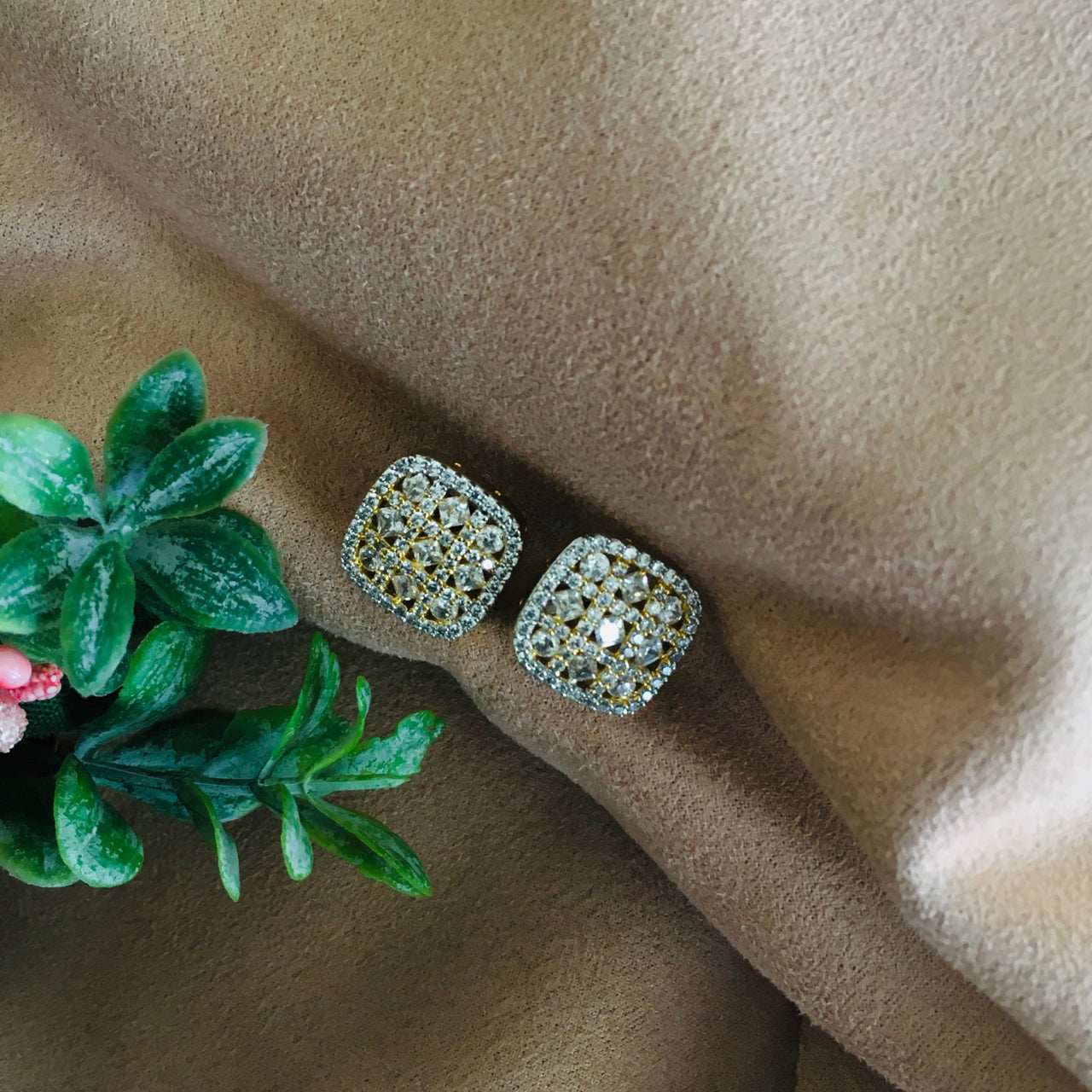 14k White Gold 6-prong Round Brilliant Diamond Stud Earrings (1 Ct. T. –  RockHer.com